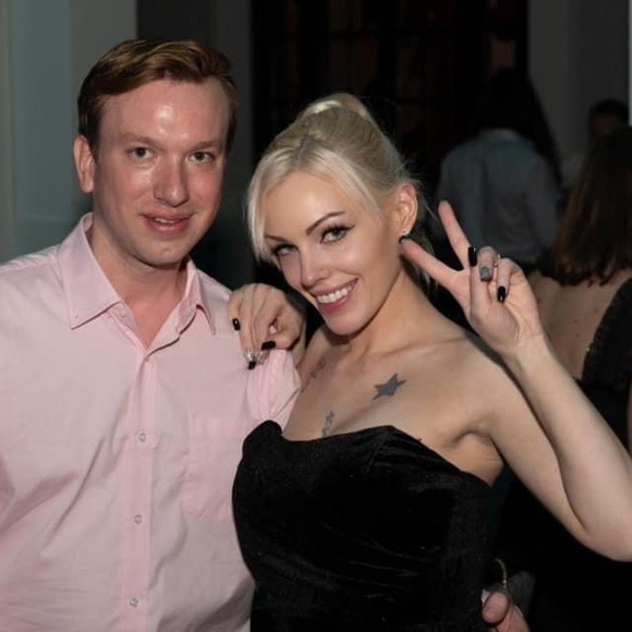 About me💗 - Picture 3 of 16